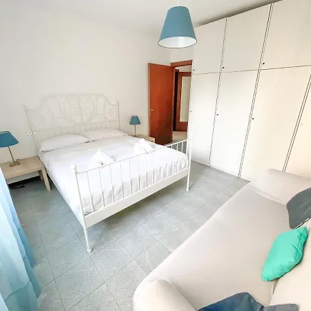 The Sunset 2 By Design Apartment