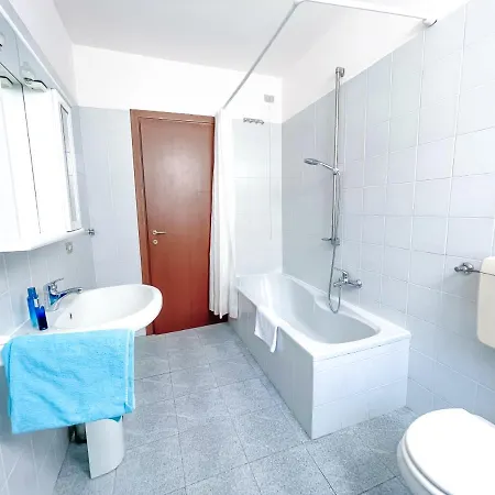 The Sunset 2 By Design Apartment