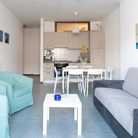 The Sunset 2 By Design Apartment *