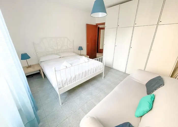 The Sunset 2 By Design Apartment