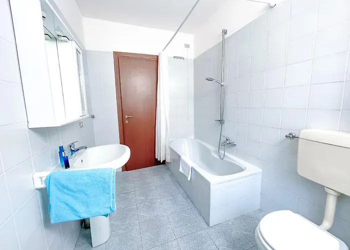 The Sunset 2 By Design Apartment